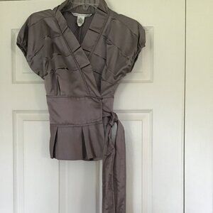 Diane von Furstenberg Pink Grey Wrap Top with Tailored Pleated Design, Size 6